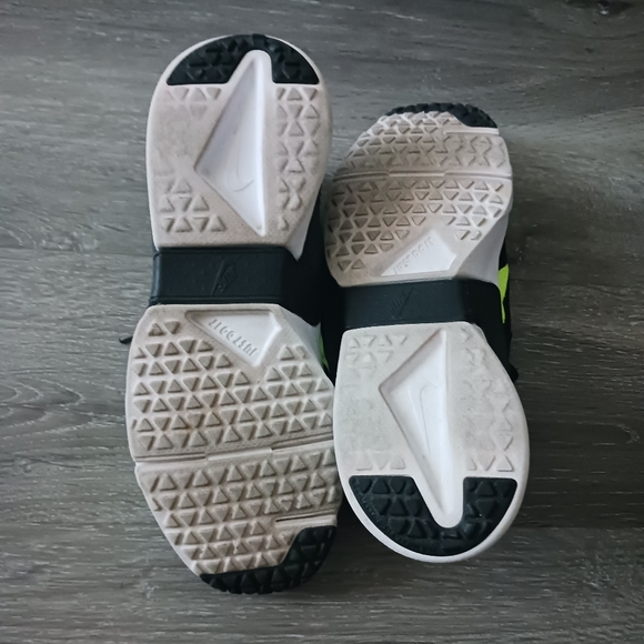 Final $6 3/15 Nike"Youth Lace Up Hurraches/Hightlighter Green/Black/White. Sz.6 - Picture 8 of 8